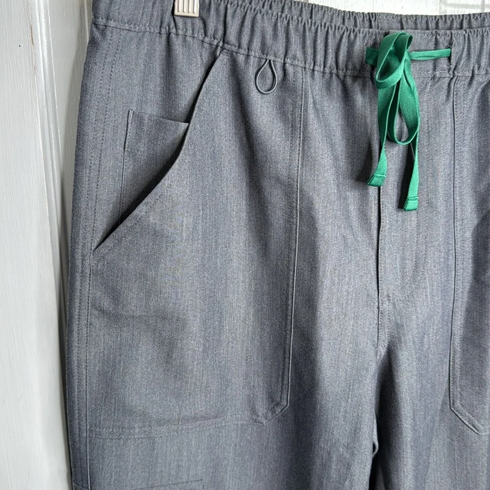 Figs Men’s Cairo Graphite Gray Cargo Scrub Pants M-293 Sz Medium Short